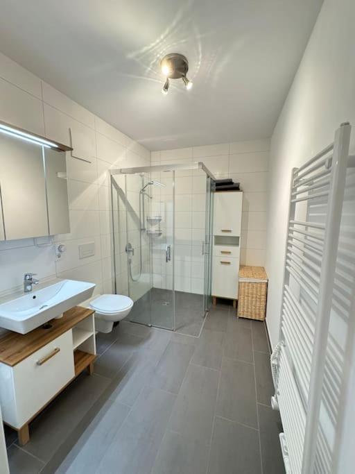 Riverview Apartment *